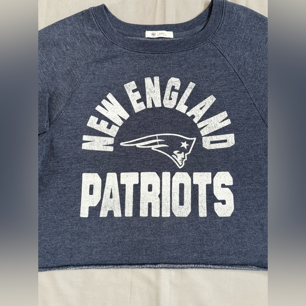 47 brand new england patriots Cropped Crewneck Many Blue Sweater Size Small - Picture 2 of 5